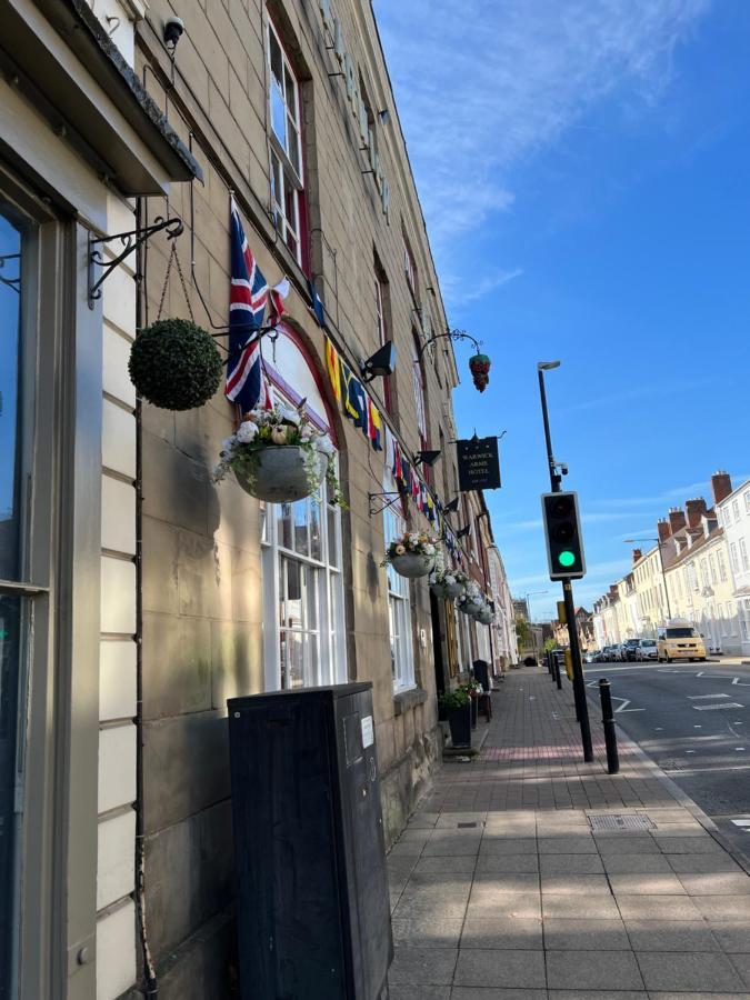 The Warwick Arms Hotel Exterior foto